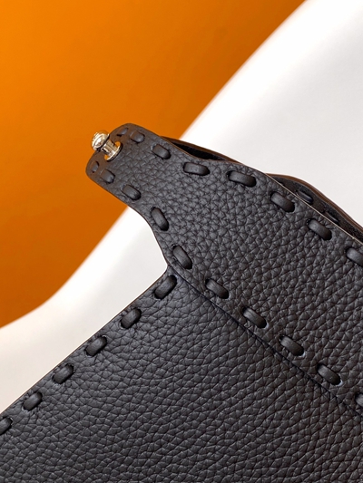 フェンディバッグ着用イメージ